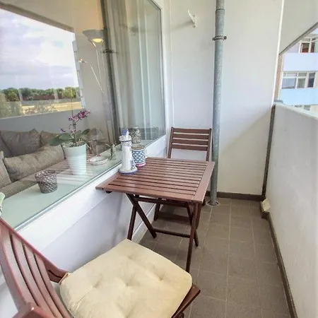 - Haus L, App 0l0605 *